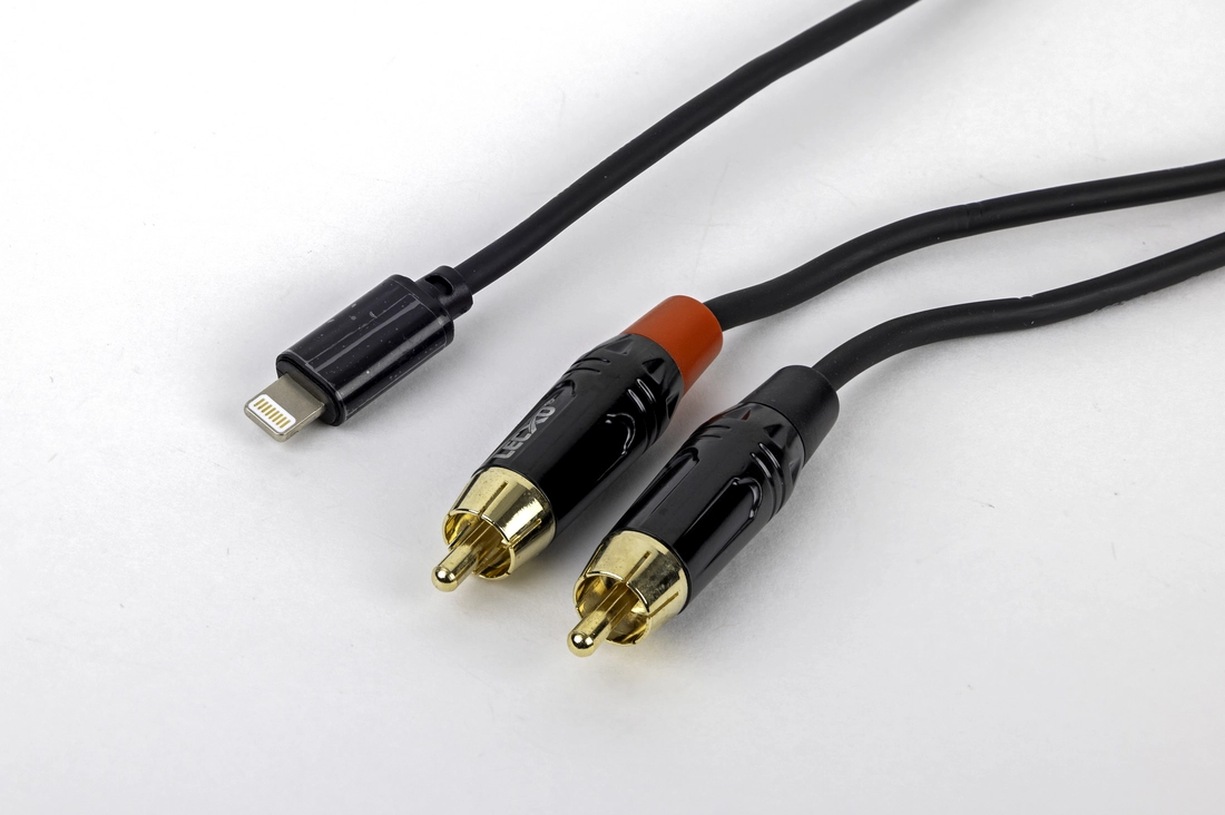 LECXO iPhone to 2 RCA JACK CABLE